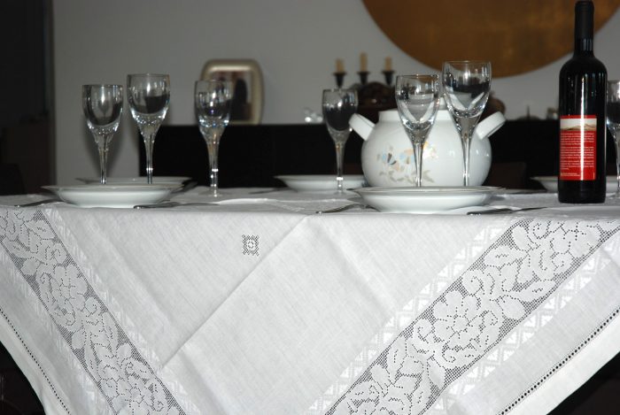 Handmade cutwork white tablecloth - Image 7