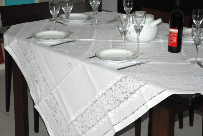 Handmade cutwork white tablecloth - Image 8