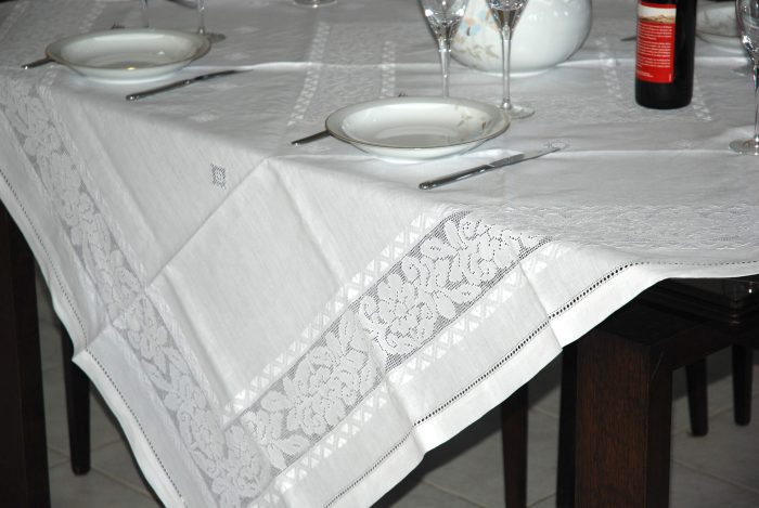 Handmade cutwork white tablecloth - Image 9