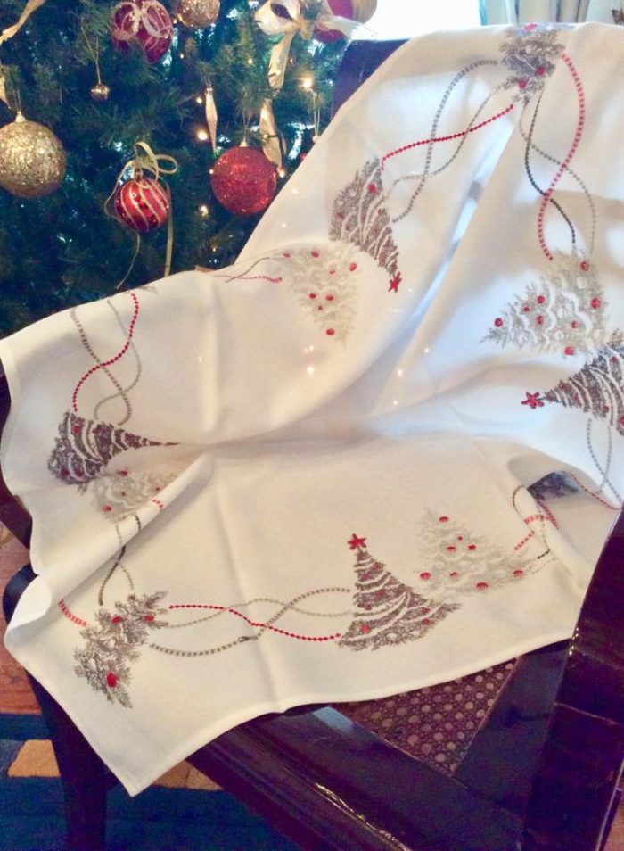 Christmas tablecloth with Christmas tree pattern - Image 6