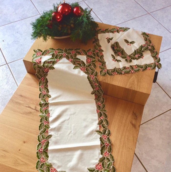 Christmas set of 3 embroidered table mats with cutwork