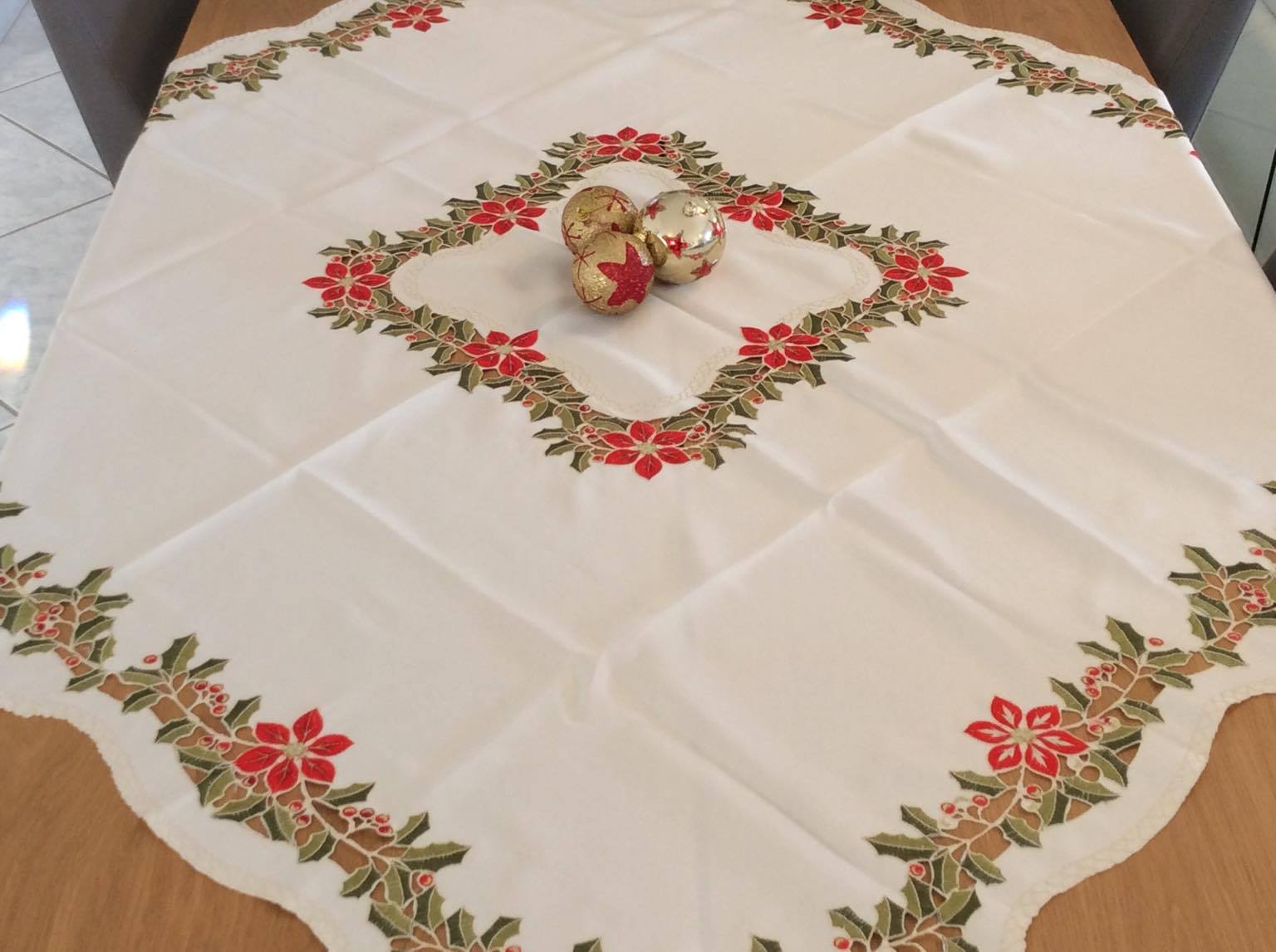 Embroidery best sale table cloth