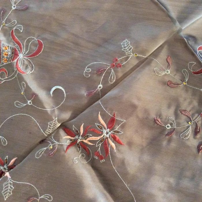 Christmas square embroidered tablecloth - Image 2