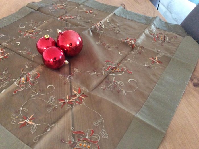 Christmas square embroidered tablecloth - Image 6