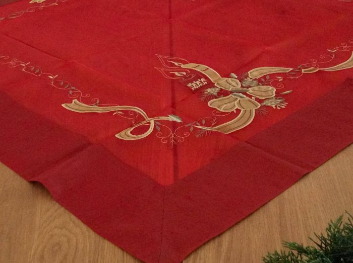 Christmas square embroidered red tablecloth, 100% silk - Image 6