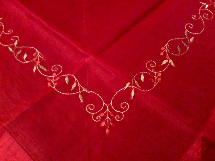 Christmas square embroidered red tablecloth, 100% silk - Image 3
