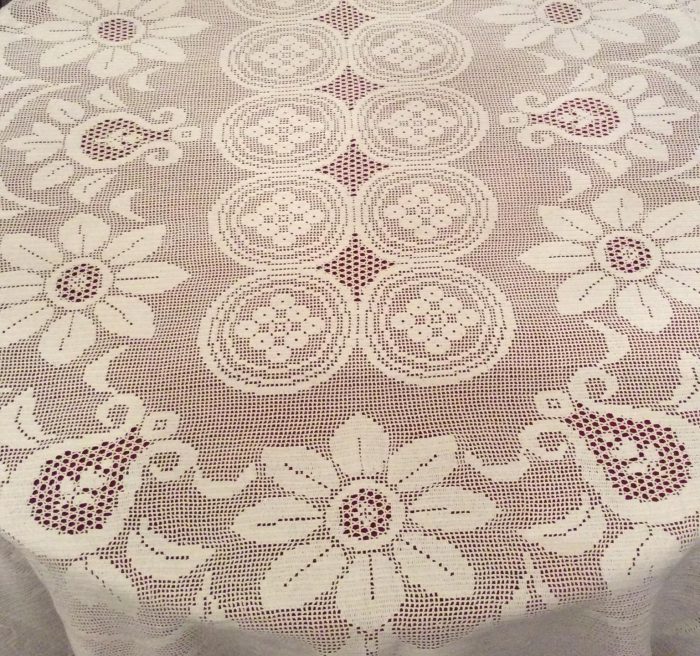 Handmade knitted tablecloth with crochet in beige color and mercerized threads - Image 2
