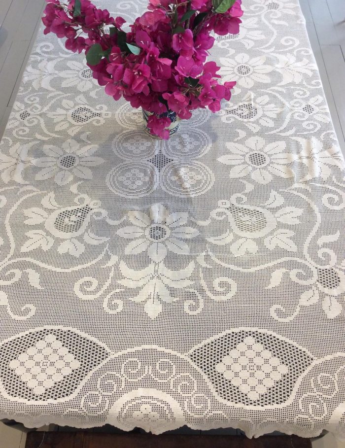 Handmade knitted tablecloth with crochet in beige color and mercerized threads - Image 3