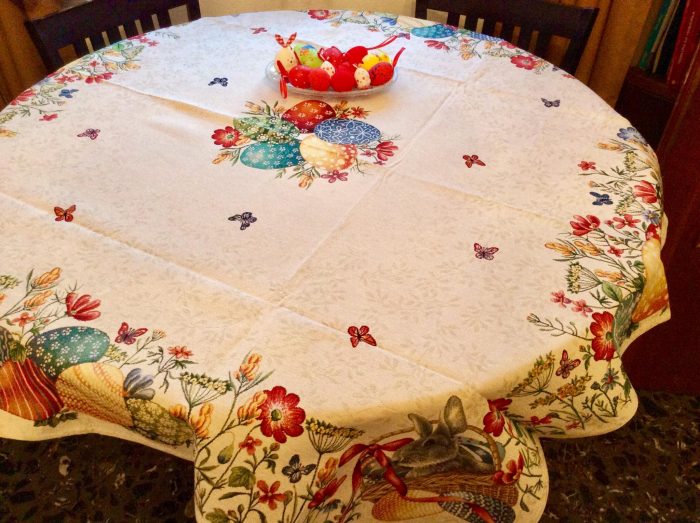 Easter tableware, tablecloth and runner - Image 3
