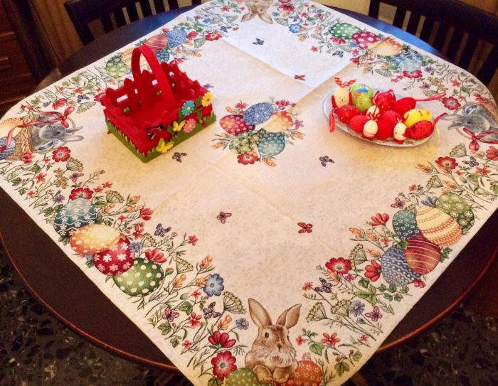 Easter tableware, tablecloth and runner